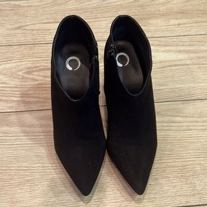 Journee Collection Demmi Booties in Black